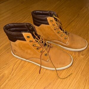 Timberland Tan and Brown Nubuck Boots with Padded Collar